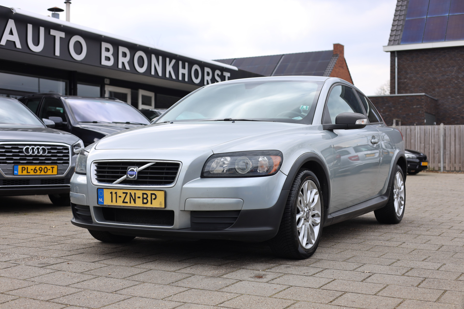 45169146-0.jpg