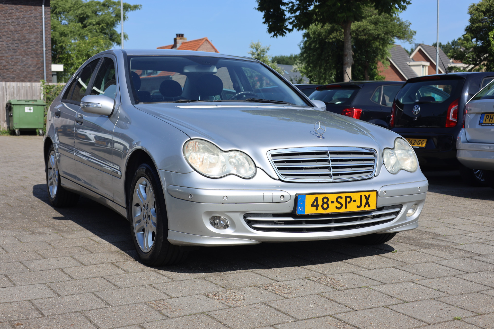 45687960-1.jpg
