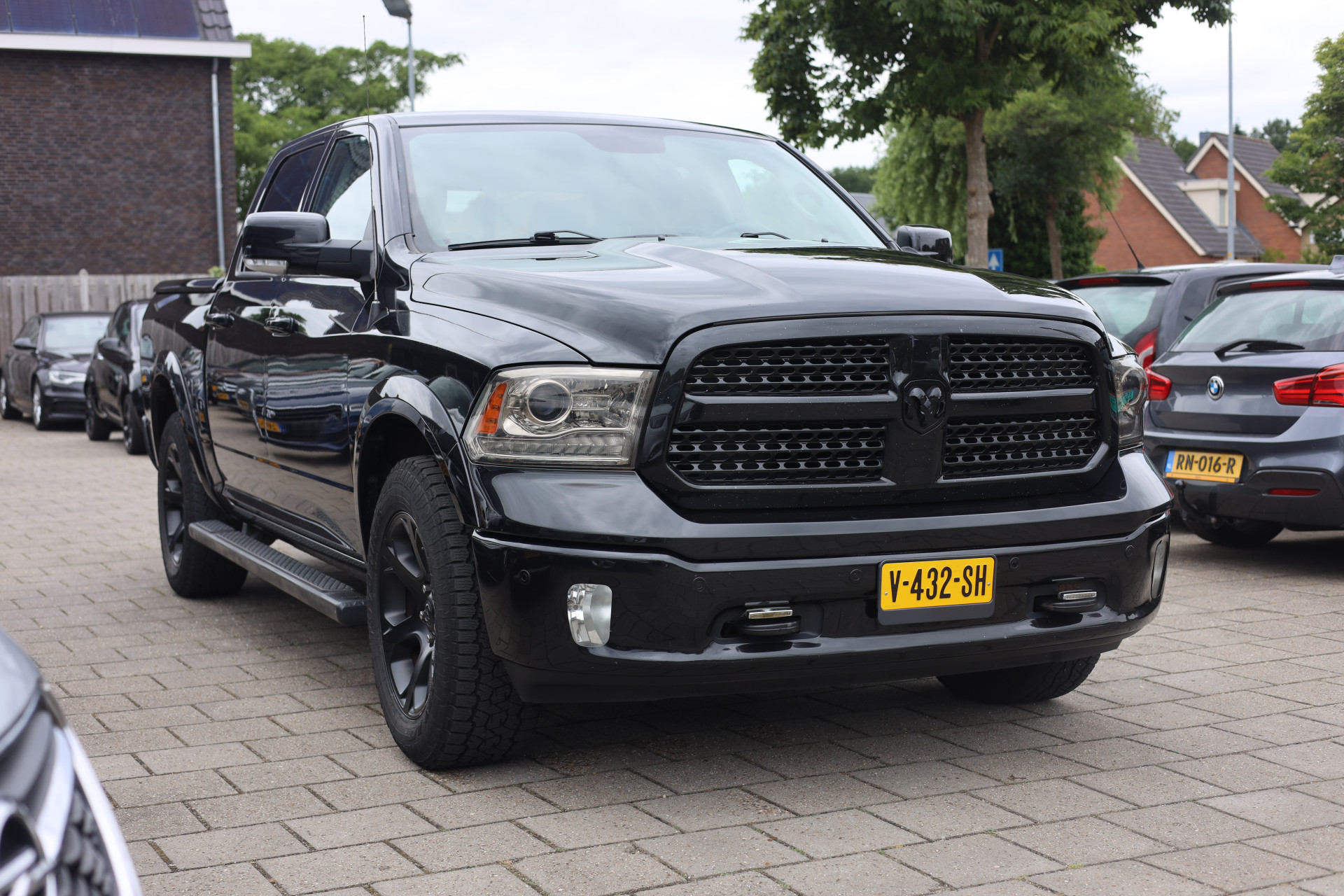 46096535-1.jpg