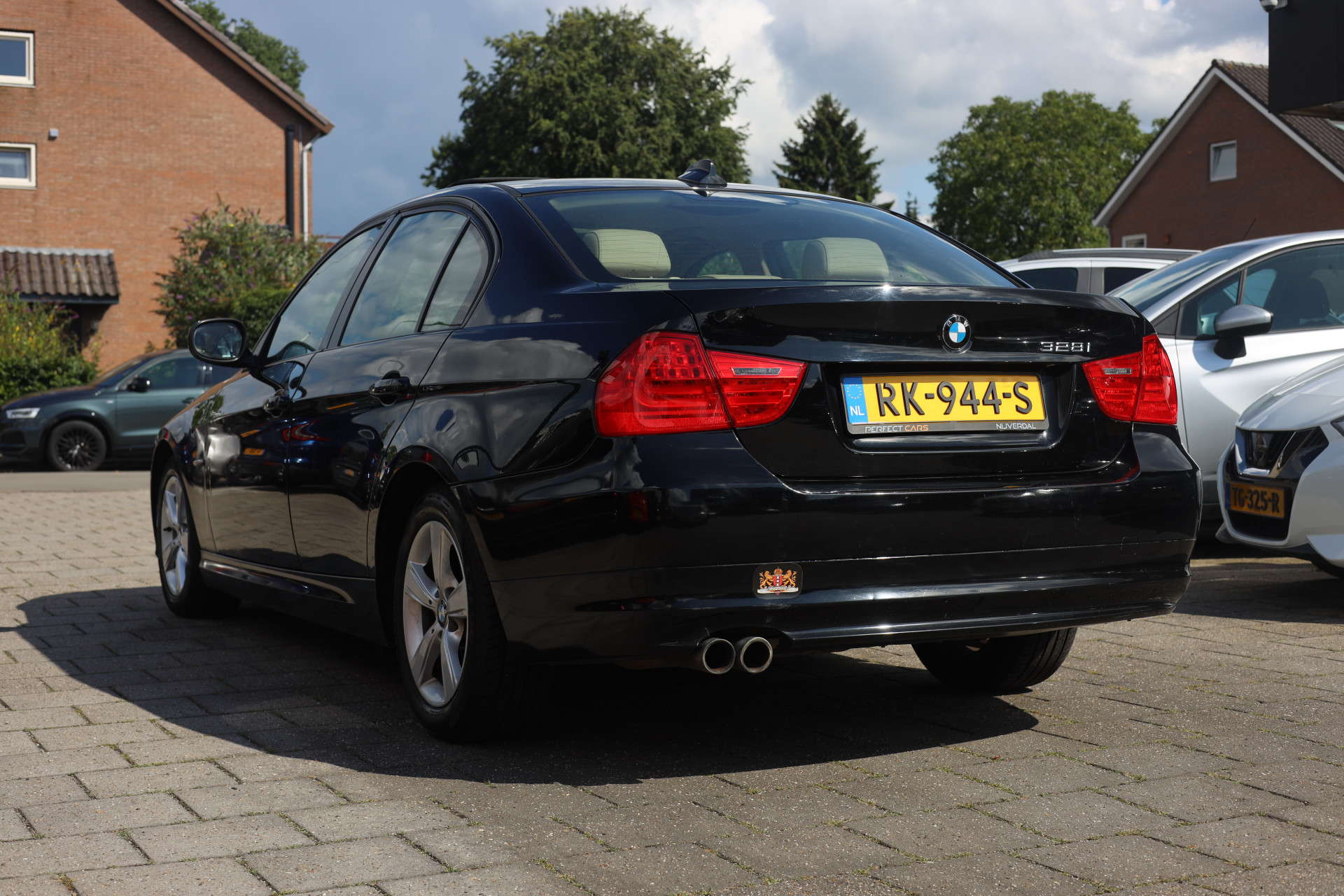 46543732-4.jpg