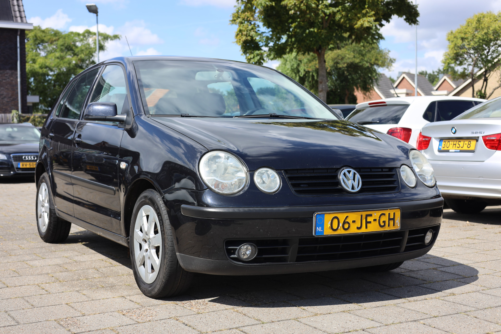 47199615-1.jpg