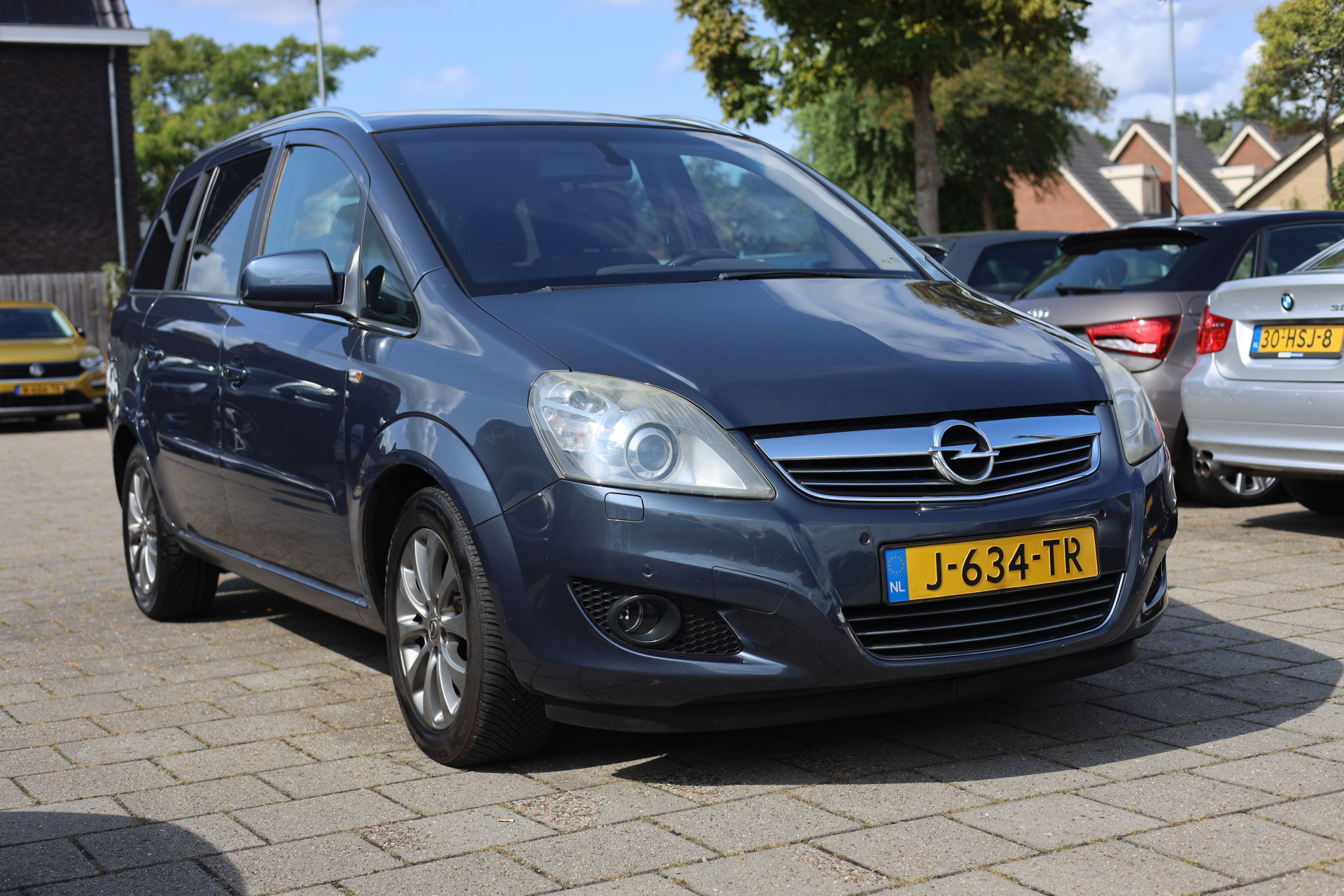47397415-1.jpg