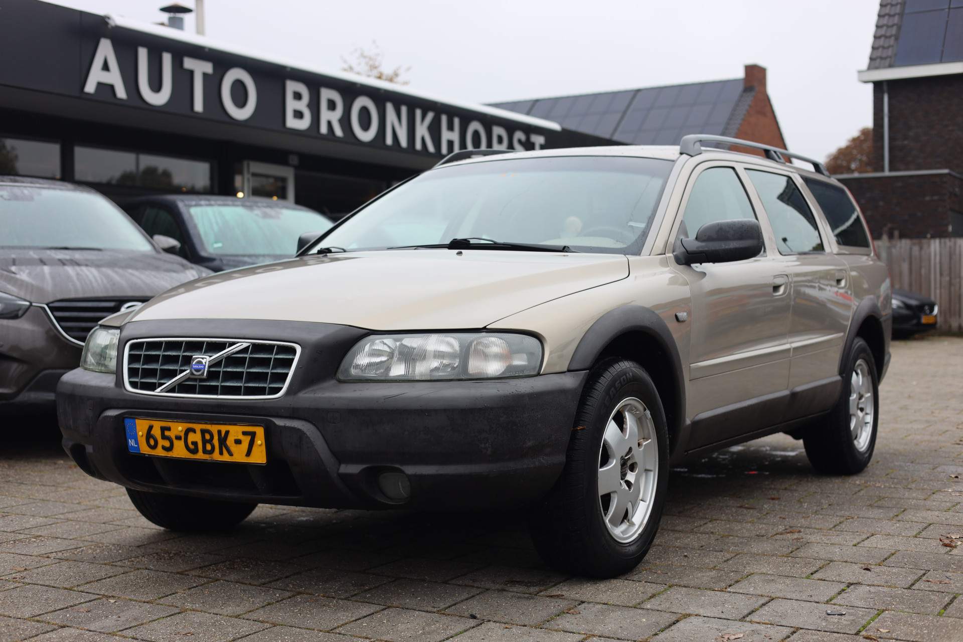 48400165-0.jpg