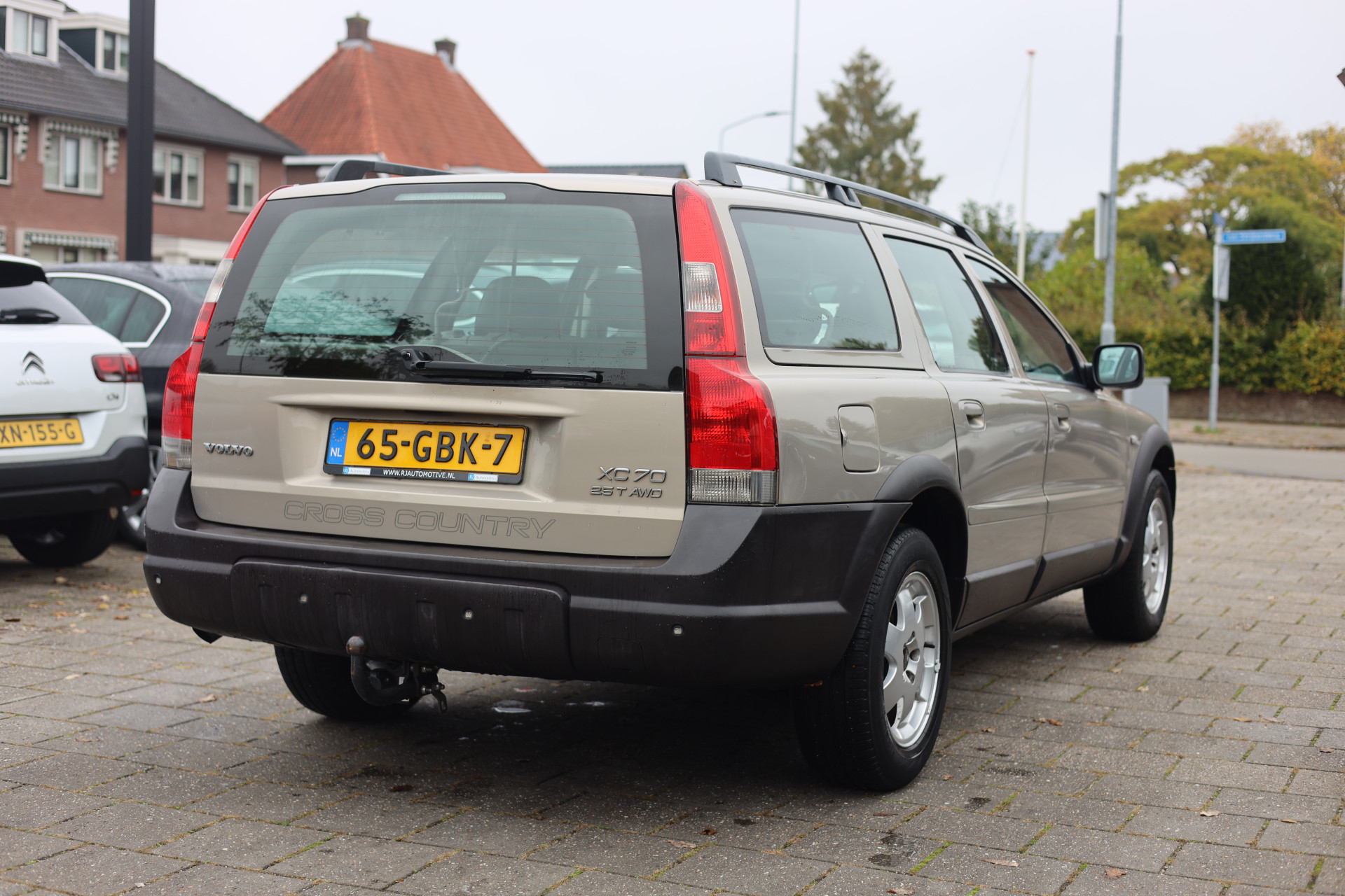 48400165-1.jpg