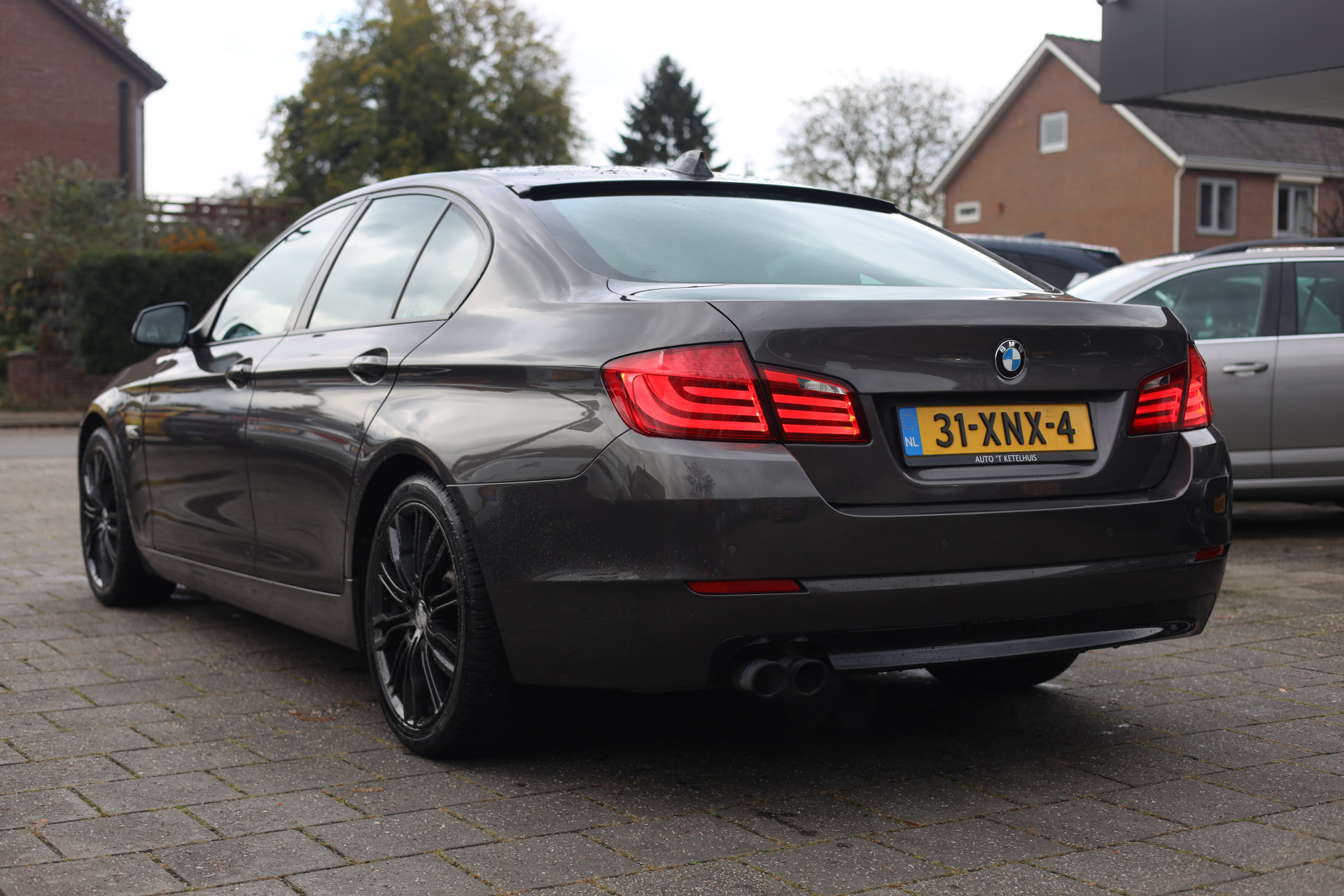 48562394-4.jpg