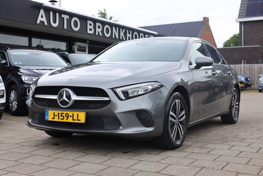 54144044-0.jpg