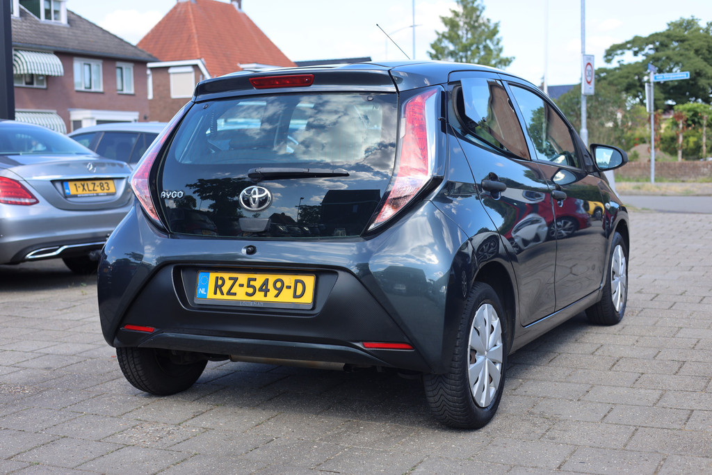 54695929-1.jpg
