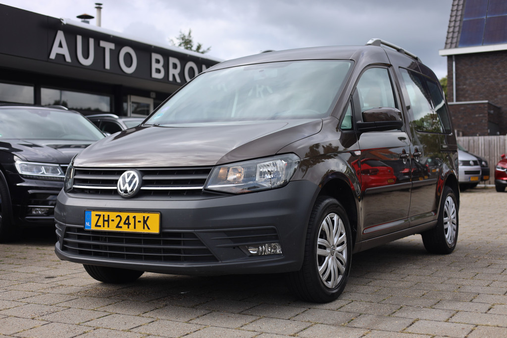 56449038-0.jpg